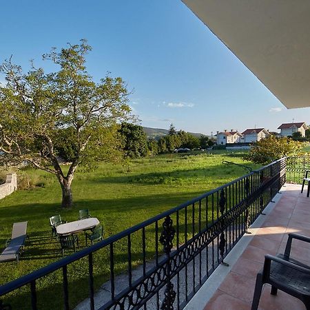 Alojamiento Extrahotelero Casa Ernestina Castillo  Экстерьер фото