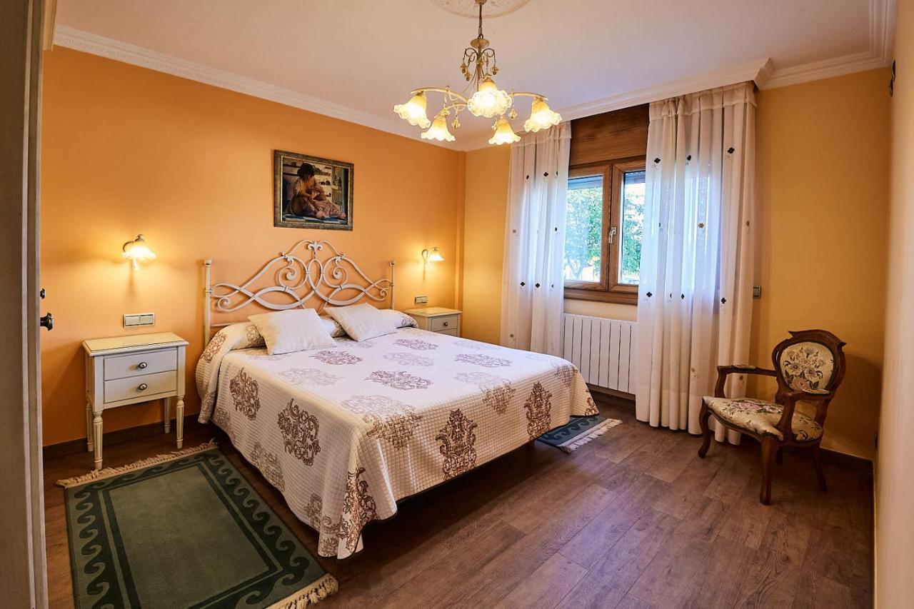 Alojamiento Extrahotelero Casa Ernestina Castillo  Экстерьер фото